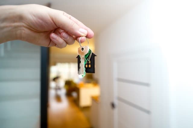 Why Estate Agents Batch Viewings (Especially Saturdays). And How to Stand Out as a Tenant