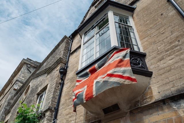 One United Kingdom, Four Different Rules: Can You Pay Rent Upfront?